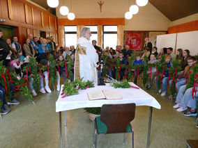 Palmsonntag in St. Crescentius - Beginn der Heiligen Woche (© Karl-Franz Thiede)
